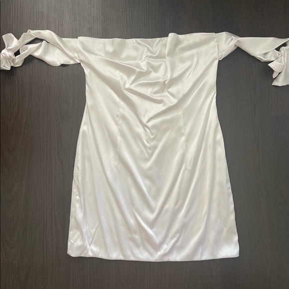 Lurelly Silk Bowtie Dress in white - Picture 3 of 4